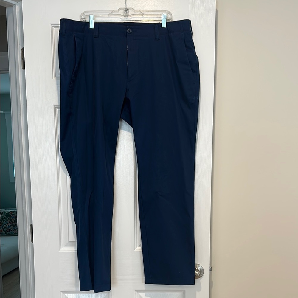 Men’s Underarmour Navy Pants, Size 42/34